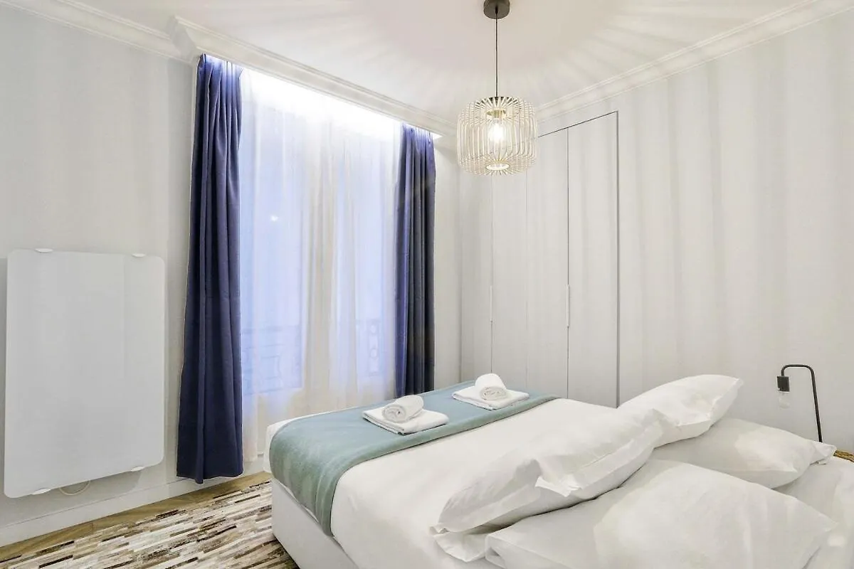 Stylish And New 2Br Flat In The Heart Of Paris Apartamento 0*,  França