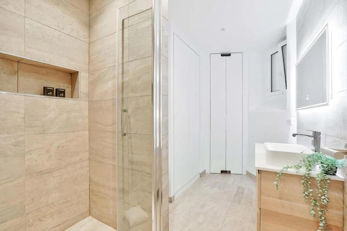 Stylish And New 2Br Flat In The Heart Of Paris Daire Fransa