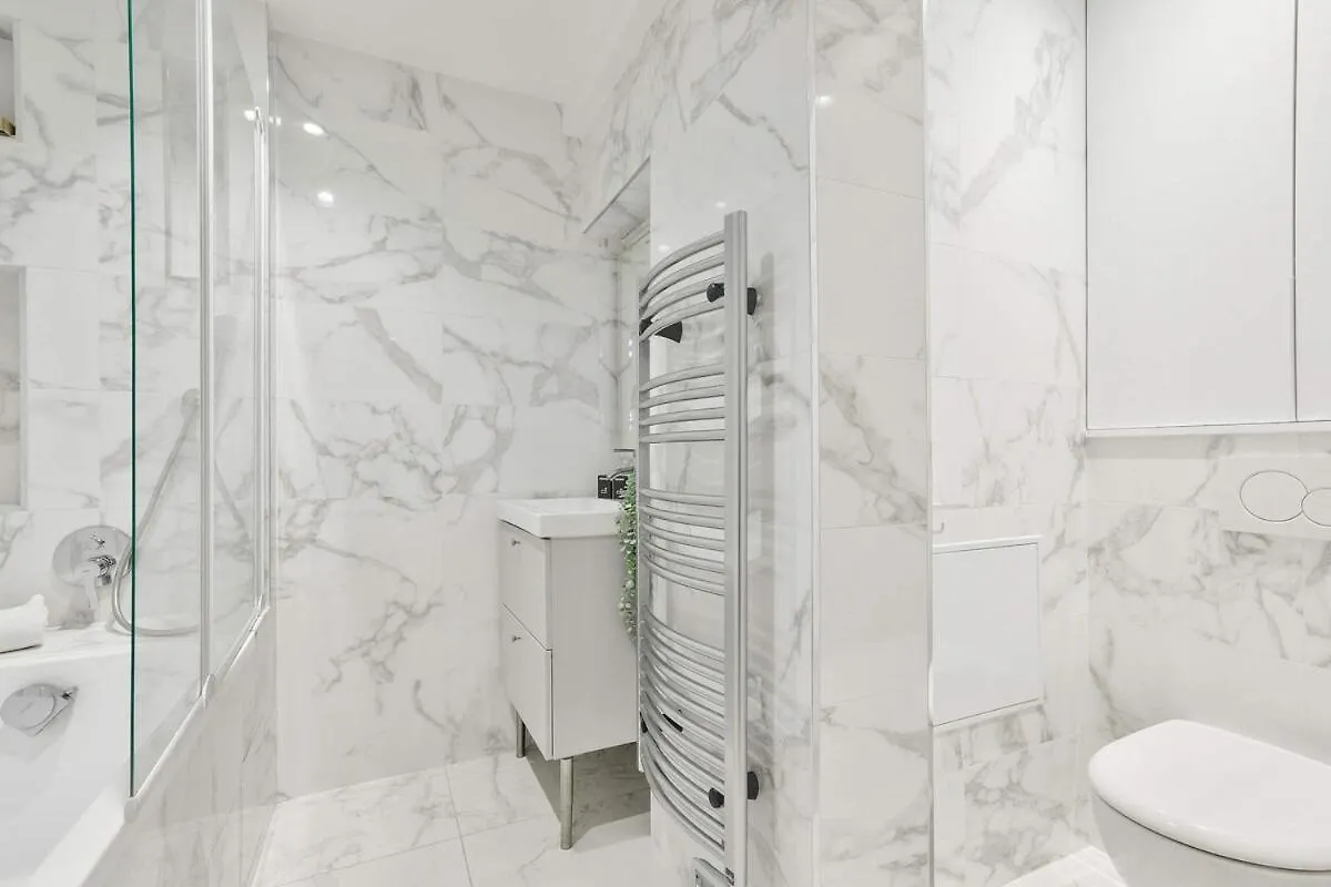 Stylish And New 2Br Flat In The Heart Of Paris Daire