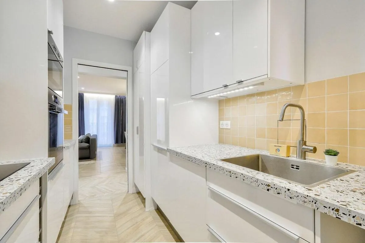 Stylish And New 2Br Flat In The Heart Of Paris Daire 0*,