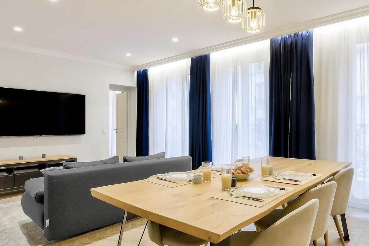Stylish And New 2Br Flat In The Heart Of Paris Daire